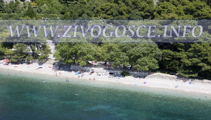 Beach in deep shadow - http://www.ivogoše.com
