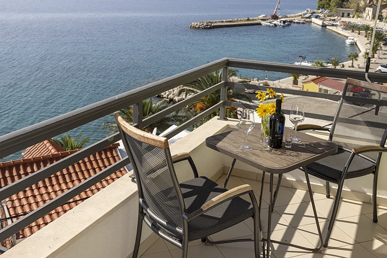 Apartments Villa Filip, Živogošće: balcony with sea view