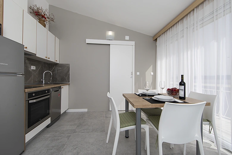 apartments KlariÄŤiÄ‡, Ĺ˝ivogošÄ‡e - dining room