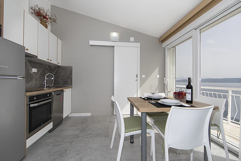 apartments KlariÄŤiÄ‡, Ĺ˝ivogošÄ‡e - dining room