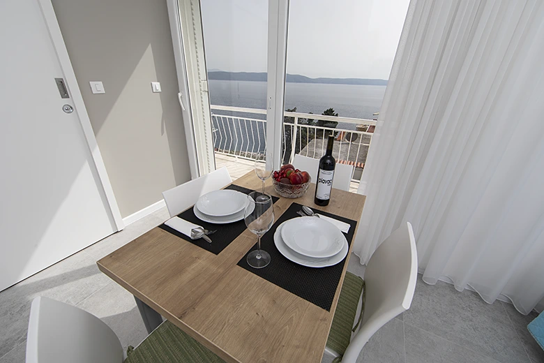 apartments KlariÄŤiÄ‡, Ĺ˝ivogošÄ‡e - dining room