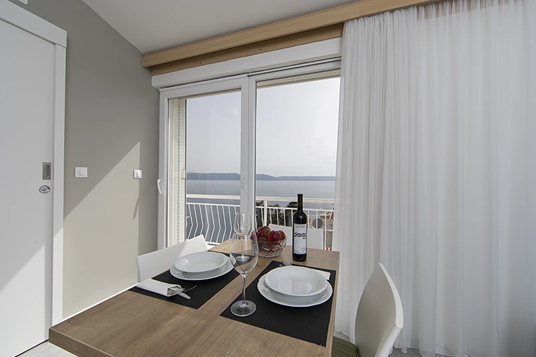 apartments KlariÄŤiÄ‡, Ĺ˝ivogošÄ‡e - dining room