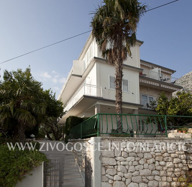 Haus Klaričić, entrance