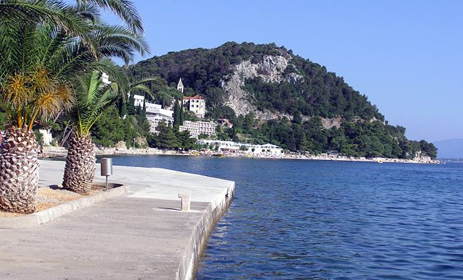 Živogošće promenade in the marine