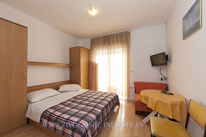 first bedroom in apartments Milan, Živogošće