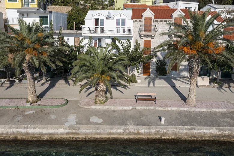 Apartments Porat in Živogošće, aerial view of house