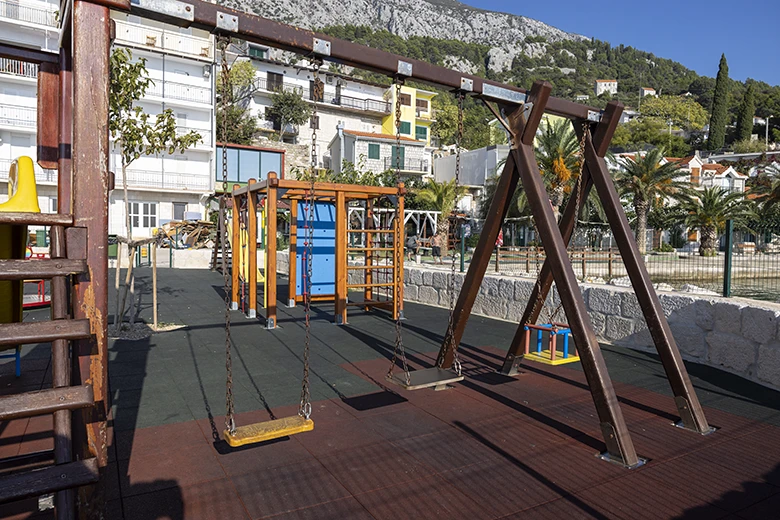 Apartments Porat in Živogošće, children playground