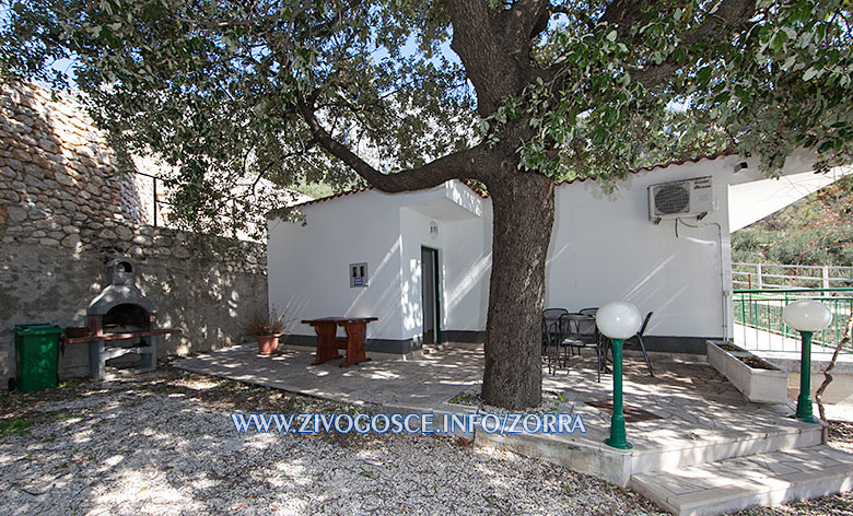 apartments Zorra, ivogoše - terrace in natural shadow